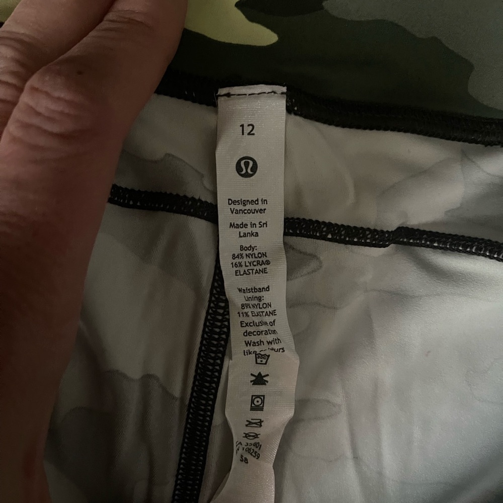 Lulu lemon 3/4 yoga pant size 12